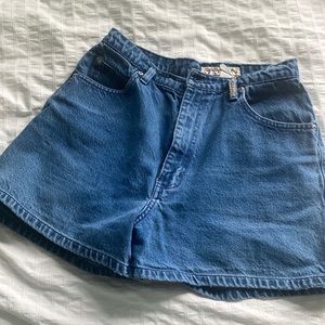 VINTAGE dark wash jean shorts